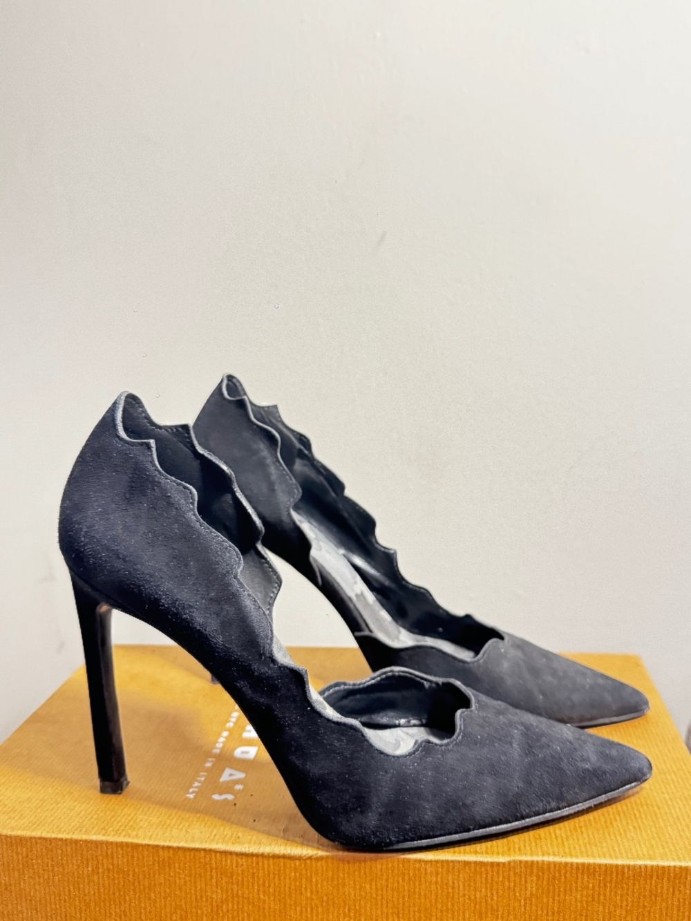 Nine West classy black suede  heels